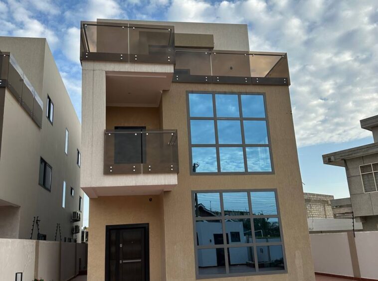 5 BEDROOM